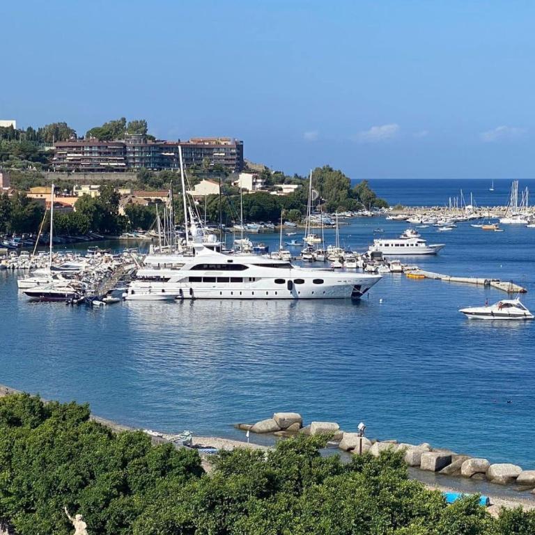 Eolian Penthouse - Appartamento con 3 Camere da Letto e Vista Mare - 1