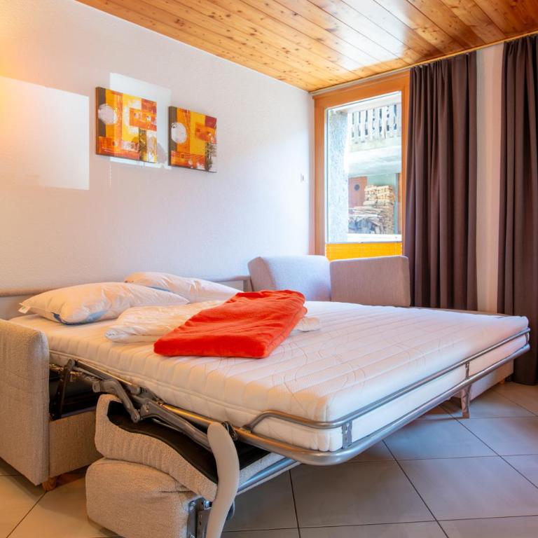 Fiesch, Ferienwohnung mit Aussensitzplatz - Studio mit Terrasse - 3