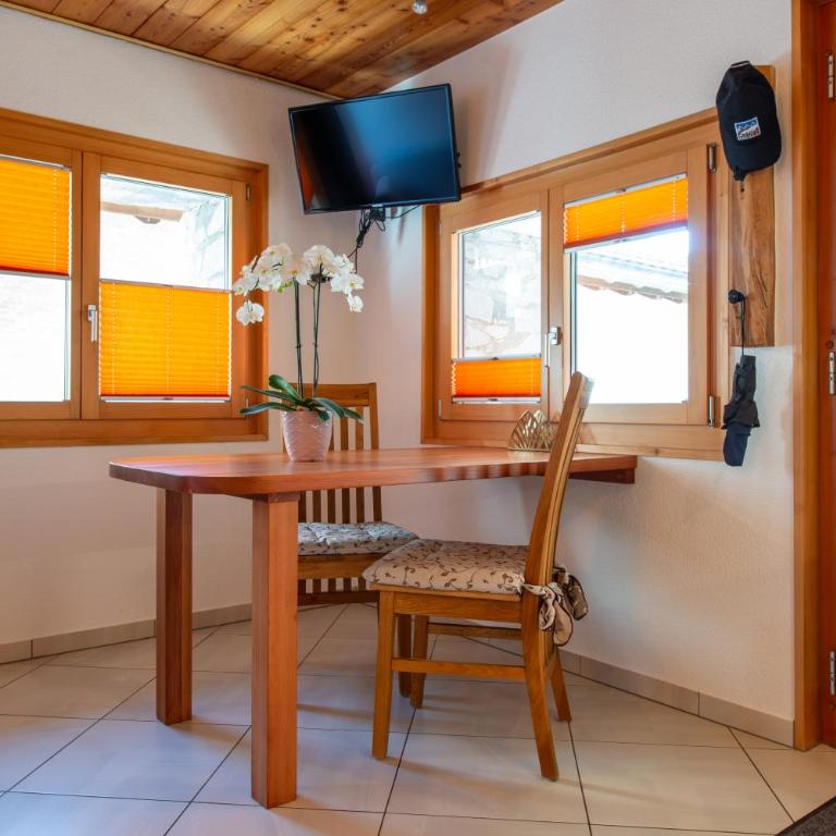 Fiesch, Ferienwohnung mit Aussensitzplatz - Studio mit Terrasse - 7