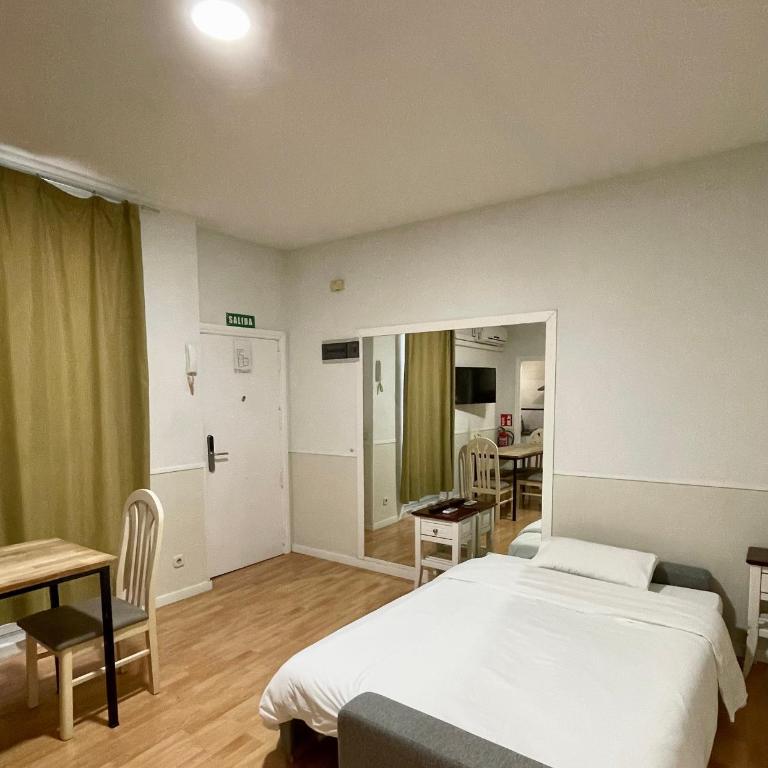 Apartamentos Mayor Centro - Interior Family Studio without Terrace - 1
