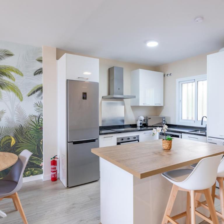 VB Ave Marina Front SeaViews 2BR - Two-Bedroom Apartment with Sea View - 18