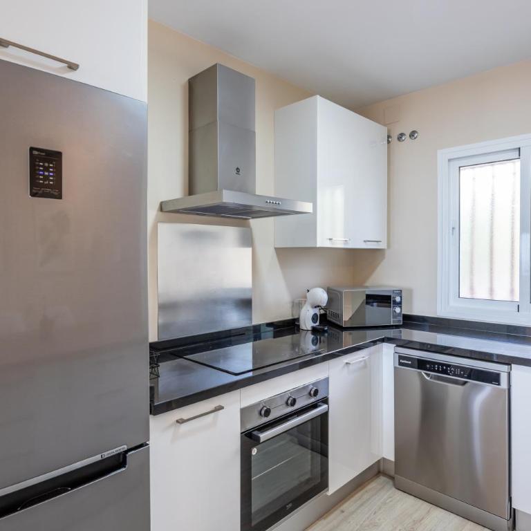 VB Ave Marina Front SeaViews 2BR - Two-Bedroom Apartment with Sea View - 16