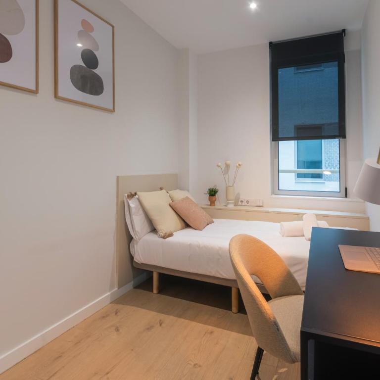 CATERINA Bac de Roda - Three-Bedroom Apartment - 2