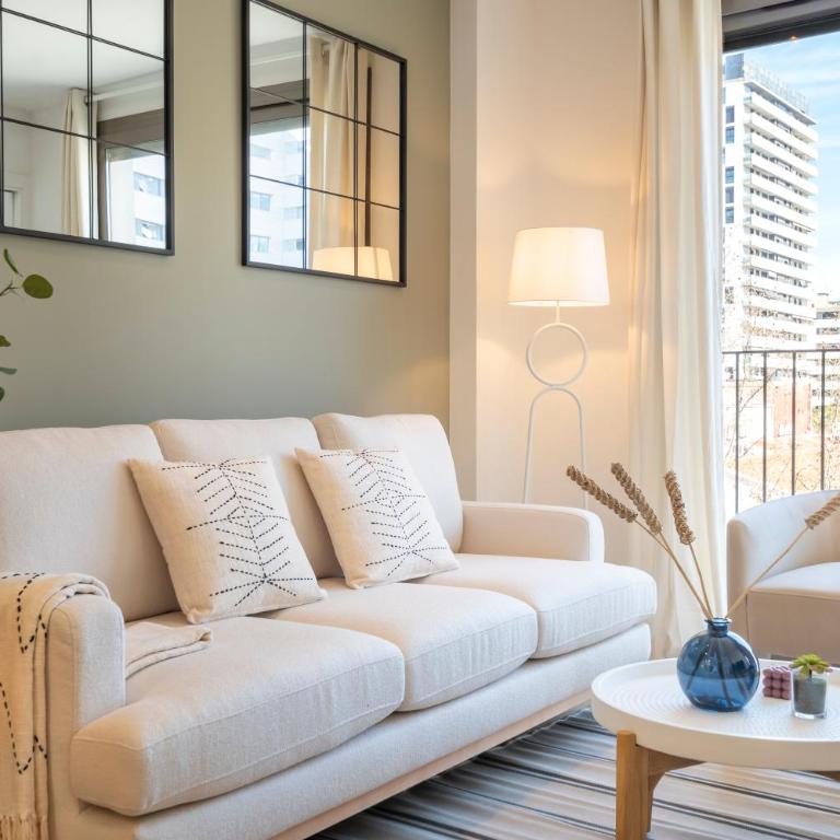 CATERINA Bac de Roda - Three-Bedroom Apartment - 10