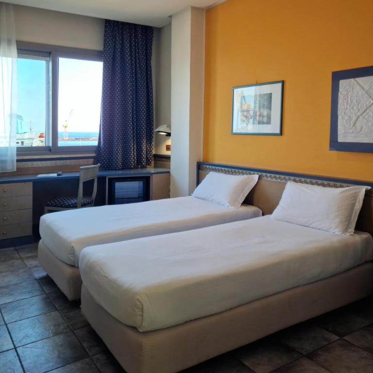 President Hotel Palermo - Camera Doppia Standard con Letti Singoli e Vista Porto - 3