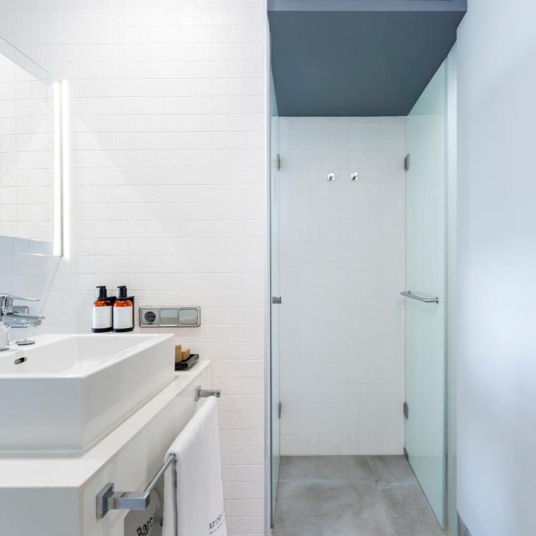 Barceló Teguise Beach - Adults Only - Habitación Doble Deluxe con bañera de hidromasaje - 1 o 2 camas - 4