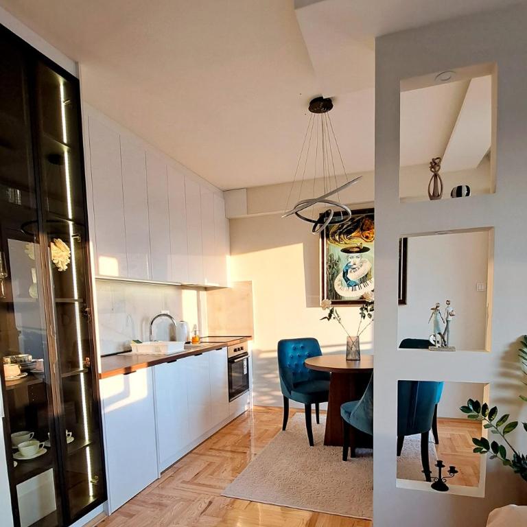 Jacuzzi Life - One-Bedroom Apartment - 26