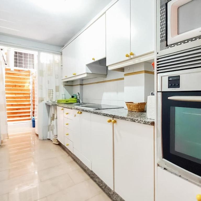3 bedroom gorgeous apartment in Benicasim - Three-Bedroom Apartment - 10