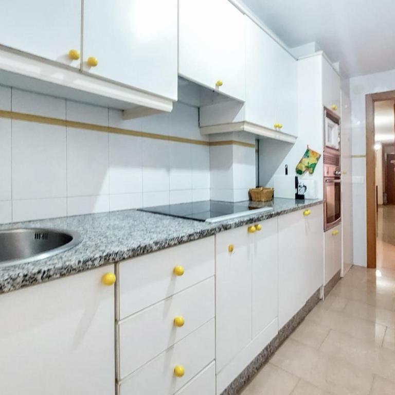 3 bedroom gorgeous apartment in Benicasim - Three-Bedroom Apartment - 16