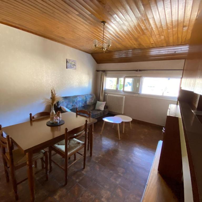 Charmant appartement 4 personnes - idéalement situé au Mont-Dore - Villa Planet 4 - Two-Bedroom Apartment - 2