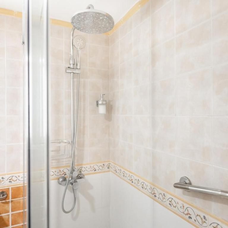 Cozy getaway with pool, close to the beach by REMS - Apartamento de 2 dormitorios - 34