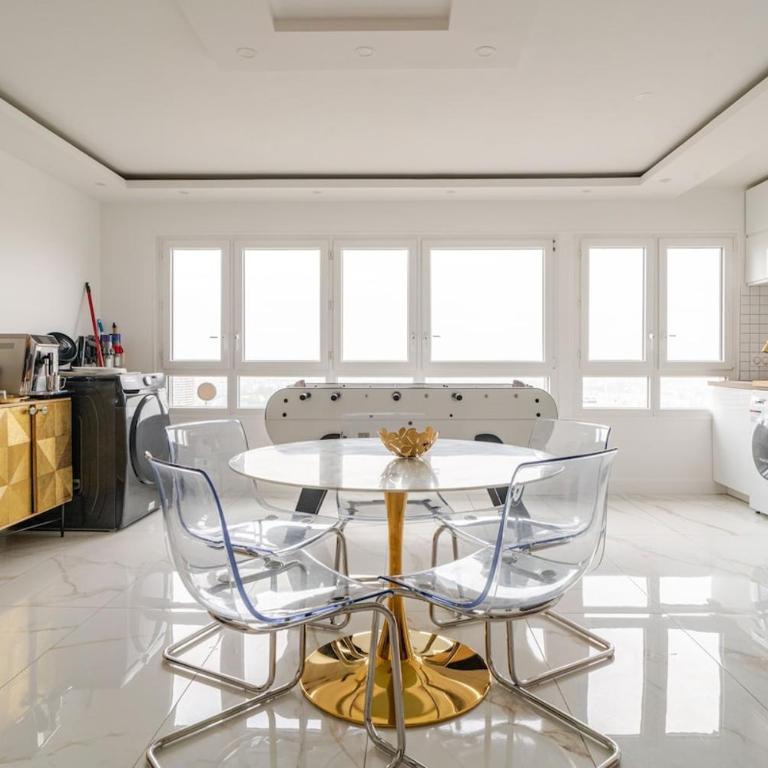 Nice Apartment with amazing view of Paris plus Parking - Two-Bedroom Apartment with City View - 2