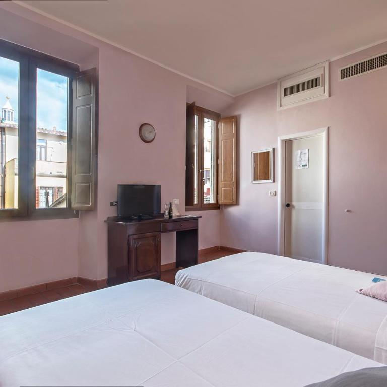 Hotel Costantini - Camera Matrimoniale con Vista Laterale Duomo - 29