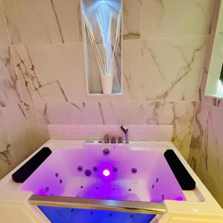 Sereni house jacuzzi - Casa con 2 Camere da Letto - 18