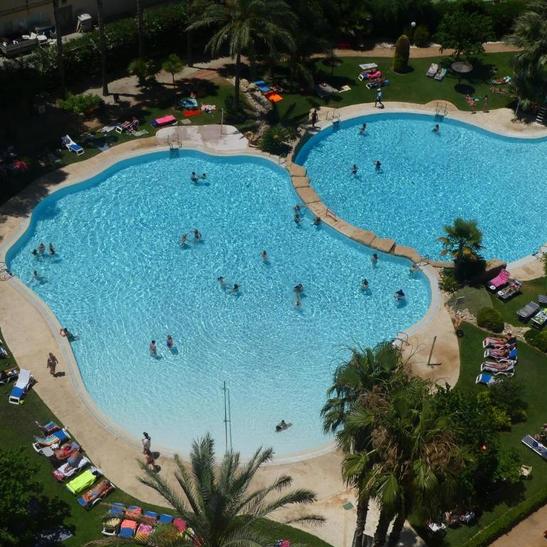 1 bedroom apartment with airconditioning and bath - max 4 guests - One-Bedroom Apartment with Pool View - 19
