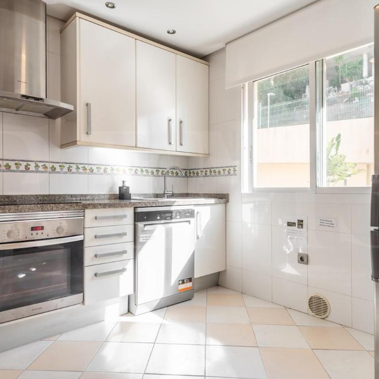 Seaside stay with large terrace, pool & parking REMS - Apartamento de 3 dormitorios - 10