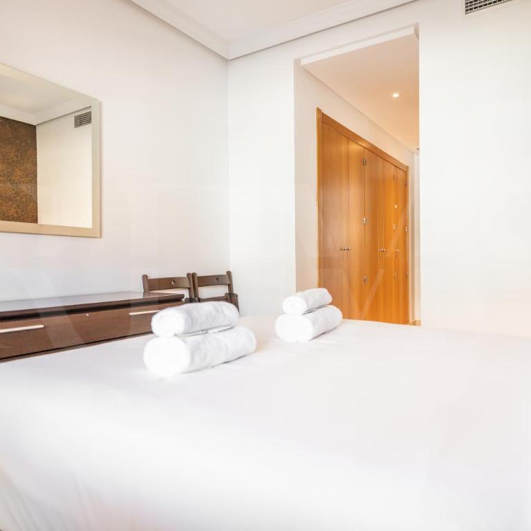Seaside stay with large terrace, pool & parking REMS - Apartamento de 3 dormitorios - 14