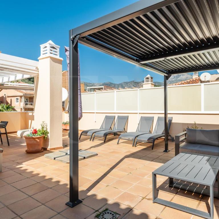 Seaside stay with large terrace, pool & parking REMS - Apartamento de 3 dormitorios - 28