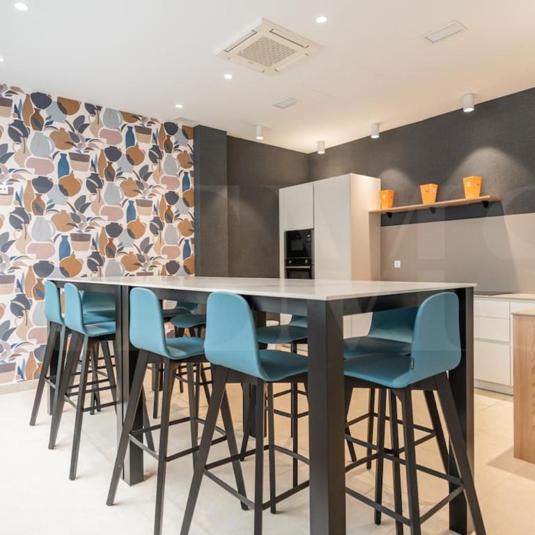 Elegant 2 bedroom gem with terrace and parking REMS - Apartamento de 2 dormitorios - 22