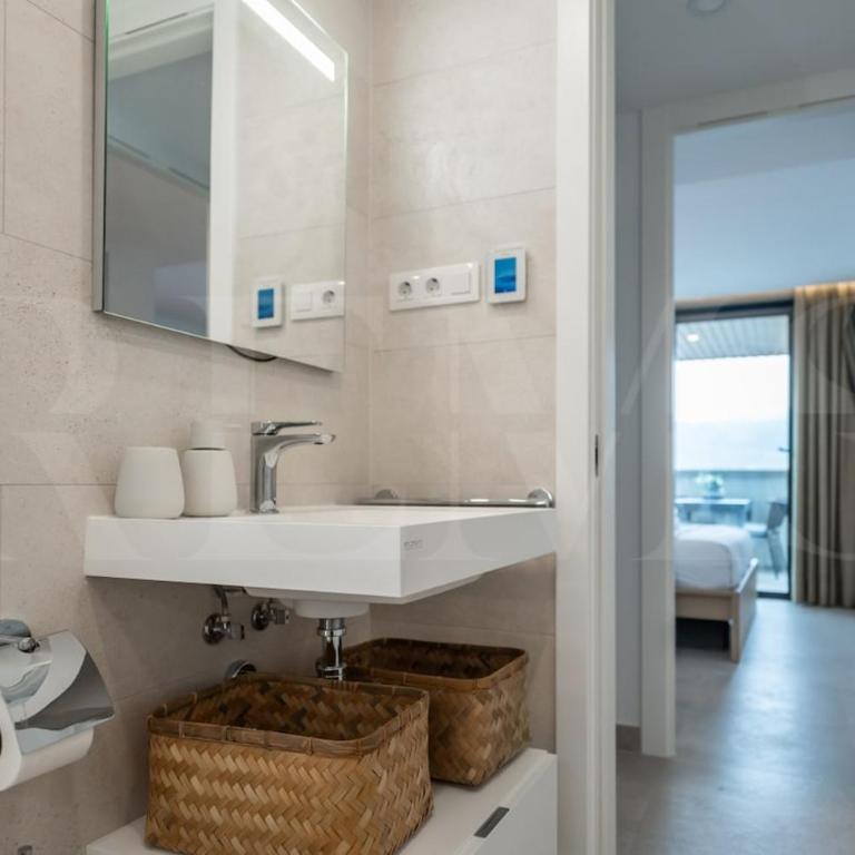 Elegant 2 bedroom gem with terrace and parking REMS - Apartamento de 2 dormitorios - 11