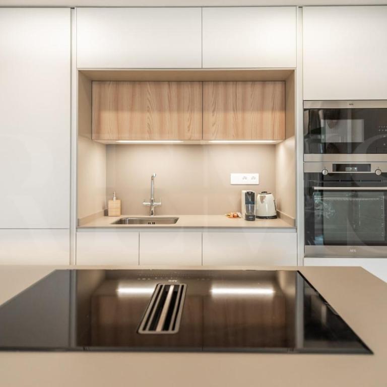 Elegant 2 bedroom gem with terrace and parking REMS - Apartamento de 2 dormitorios - 14