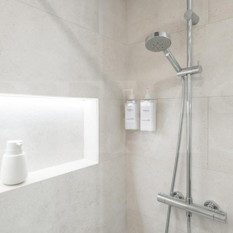 Elegant 2 bedroom gem with terrace and parking REMS - Apartamento de 2 dormitorios - 20
