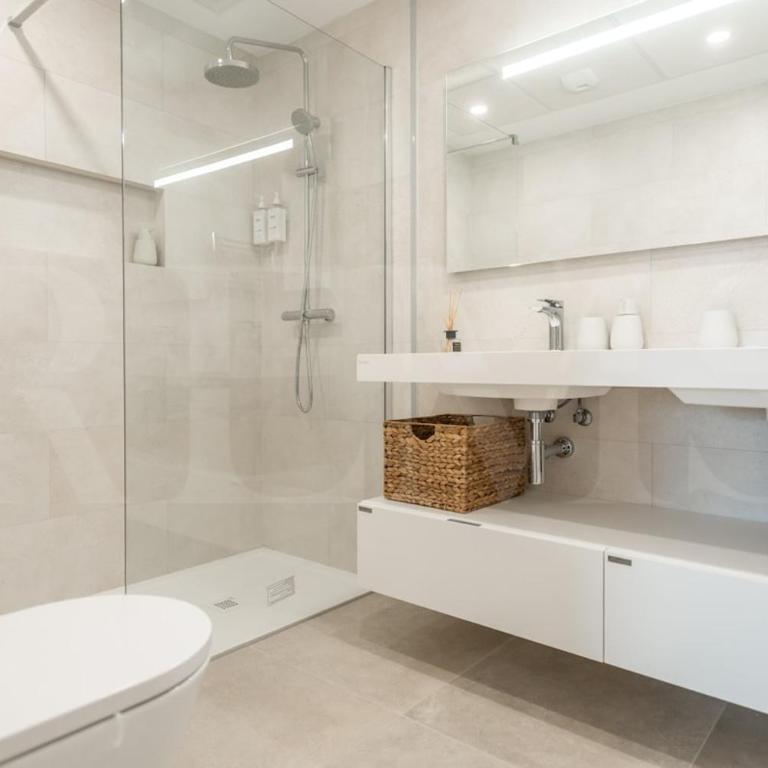 Elegant 2 bedroom gem with terrace and parking REMS - Apartamento de 2 dormitorios - 30