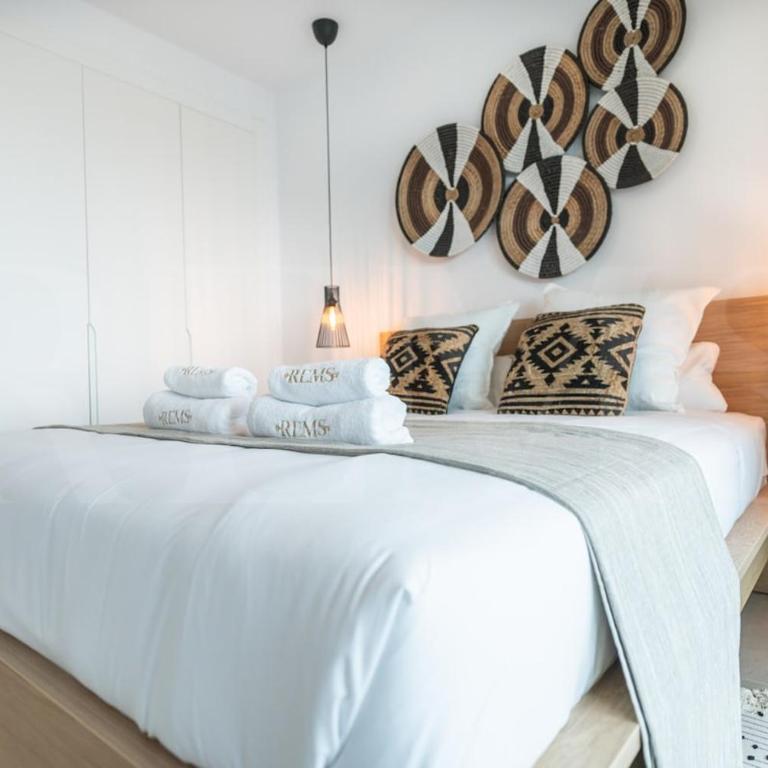Elegant 2 bedroom gem with terrace and parking REMS - Apartamento de 2 dormitorios - 47