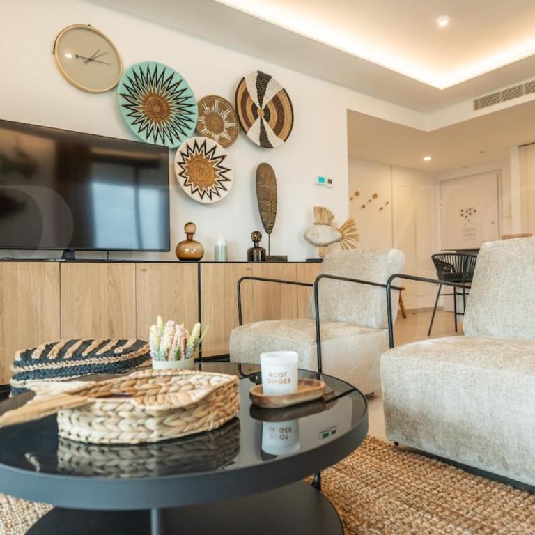 Elegant 2 bedroom gem with terrace and parking REMS - Apartamento de 2 dormitorios - 52