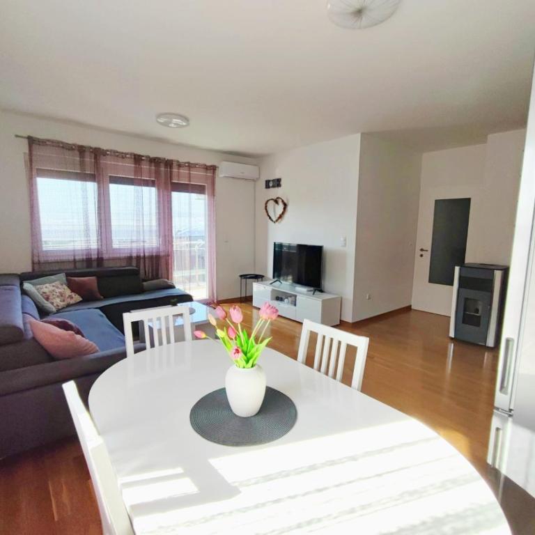 Apartman Sedra - Two-Bedroom Apartment with Terrace - 2