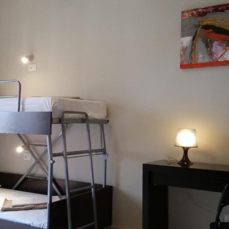 Hostel Mosaic - Posto Letto in Dormitorio Misto da 4 Letti con Bagno Privato - 6