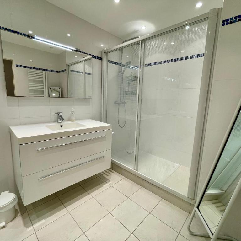 Spacious Bay View La Baule floor 9 Parking - Appartement 2 Chambres - 16