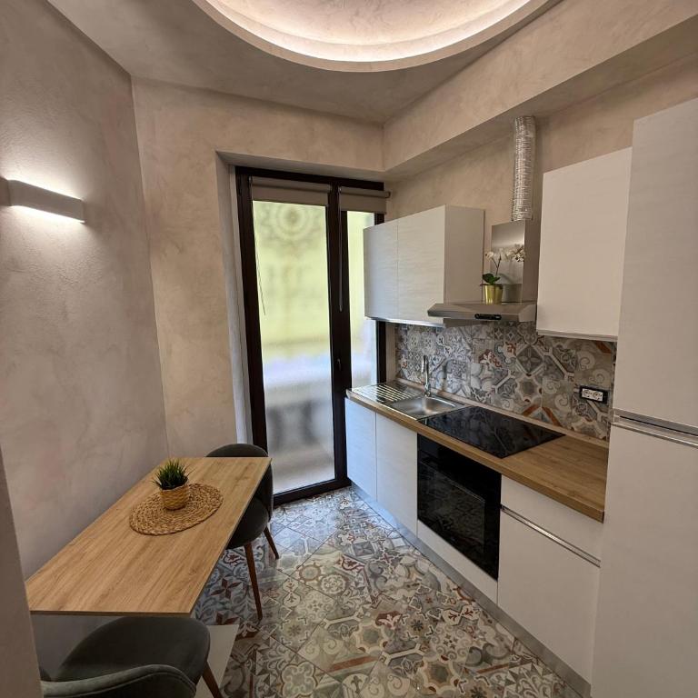Th Luxury Rooms & Apartment - Monolocale con Balcone - 7