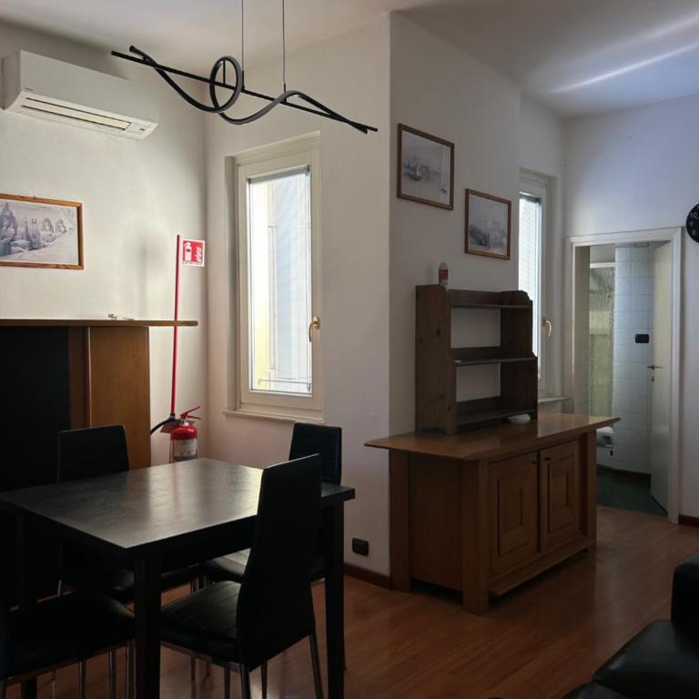 Piccolo Attico Porta Nuova - Appartamento con 2 Camere da Letto - 3