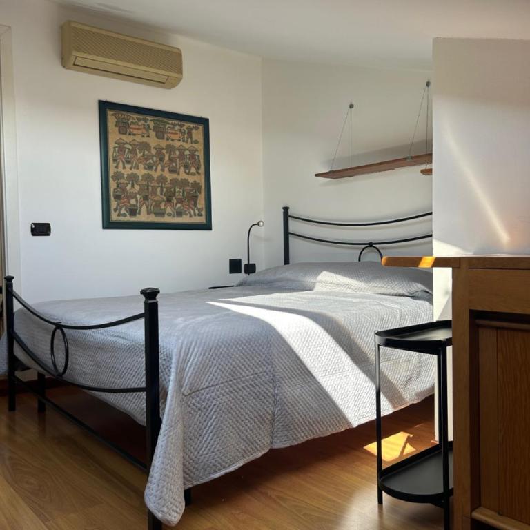 Piccolo Attico Porta Nuova - Appartamento con 2 Camere da Letto - 12