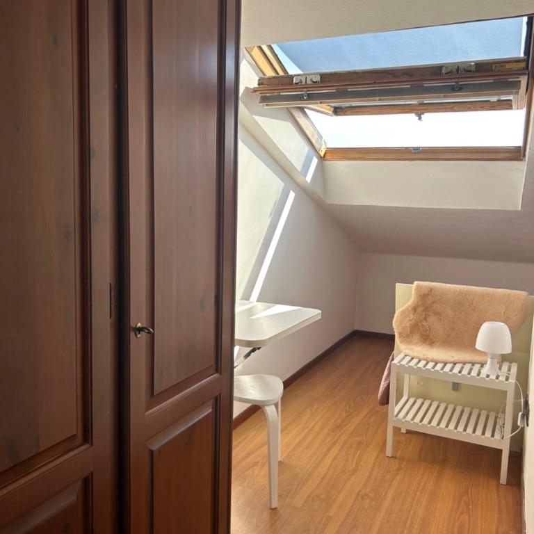 Piccolo Attico Porta Nuova - Appartamento con 2 Camere da Letto - 8