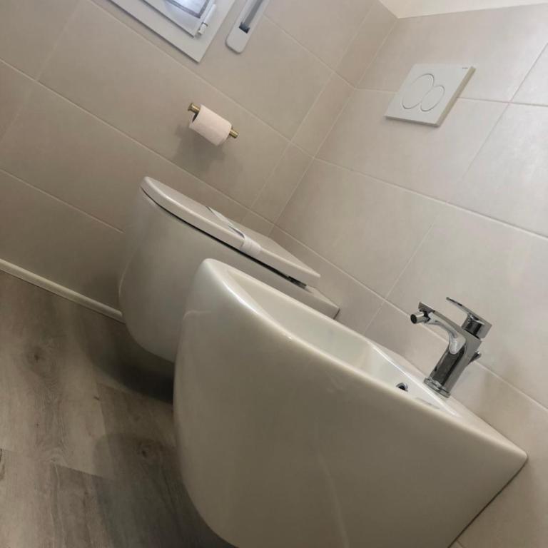 R&B MiDora Modena - Camera Tripla con Bagno Privato - 14