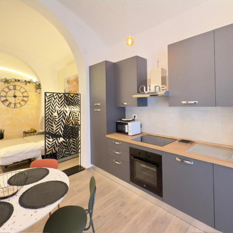 Crelugia Home - Style & Comfort near Bari Vecchia - One-Bedroom House - 20