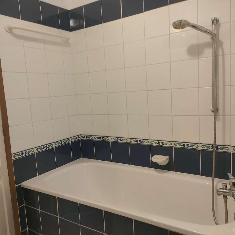 Ref 036 A louer T3 duplex avec internet et piscine dans la résidence - Appartement 2 Chambres avec Balcon - 8