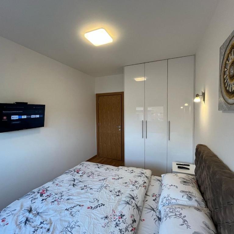 Lux apartment Rose - Two-Bedroom Standard Apartment - 8