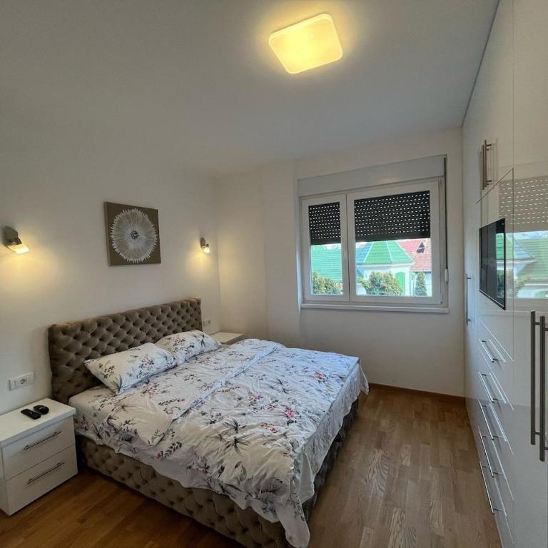 Lux apartment Rose - Two-Bedroom Standard Apartment - 10