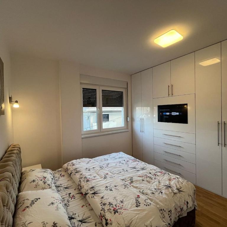 Lux apartment Rose - Two-Bedroom Standard Apartment - 13