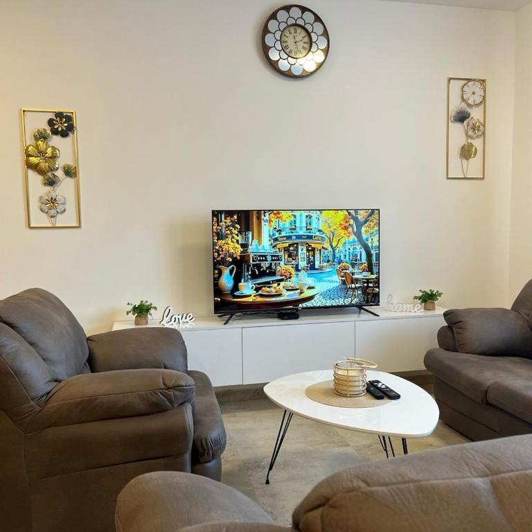 Lux apartment Rose - Two-Bedroom Standard Apartment - 21