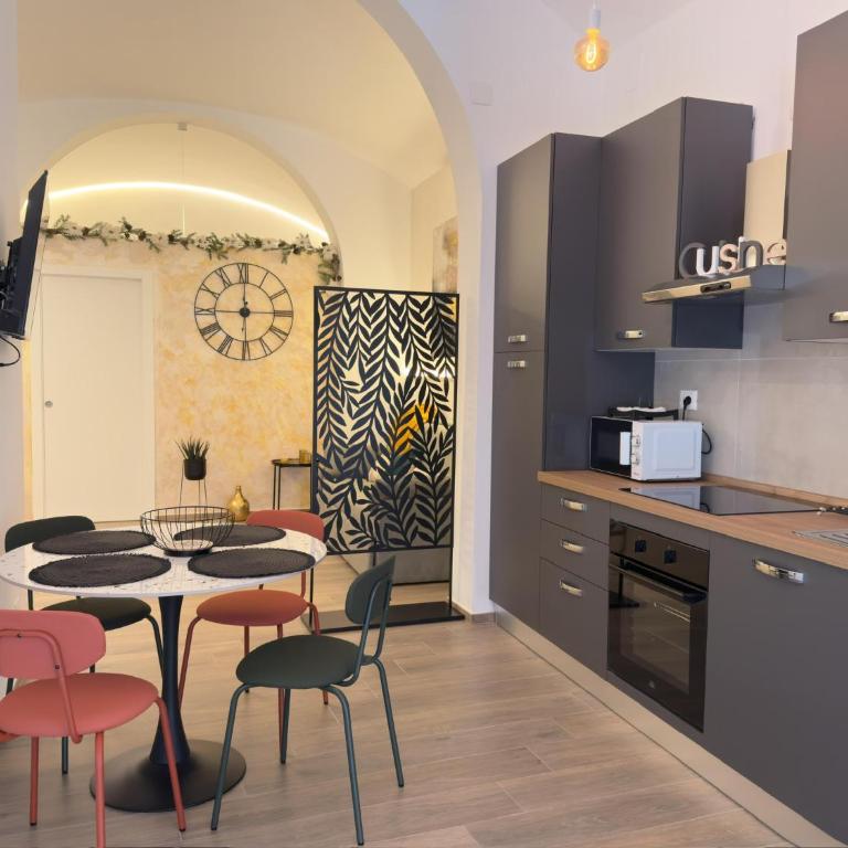 Crelugia Home - Style & Comfort near Bari Vecchia - One-Bedroom House - 19
