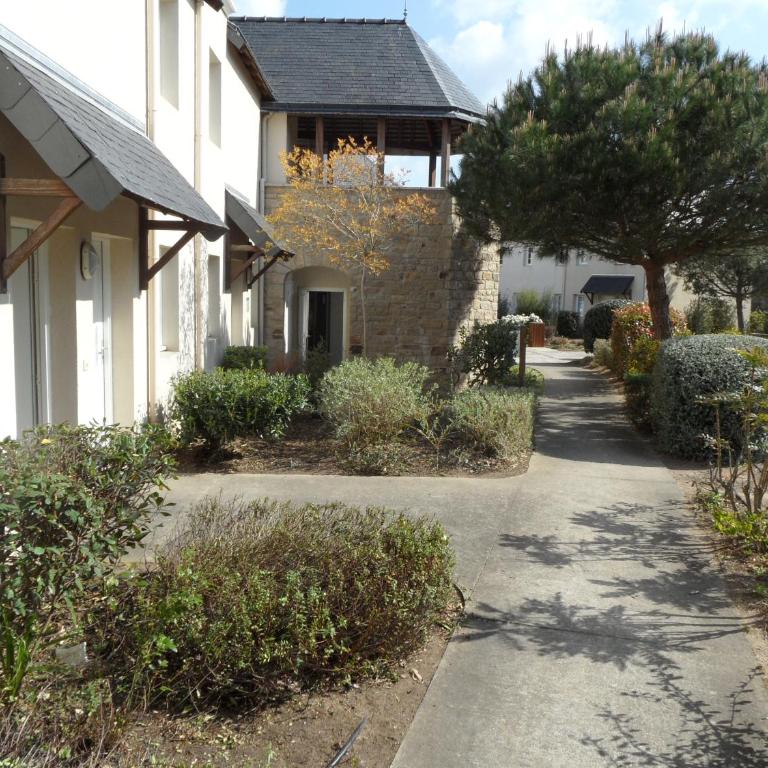 Ref 036 A louer T3 duplex avec internet et piscine dans la résidence - Appartement 2 Chambres avec Balcon - 11