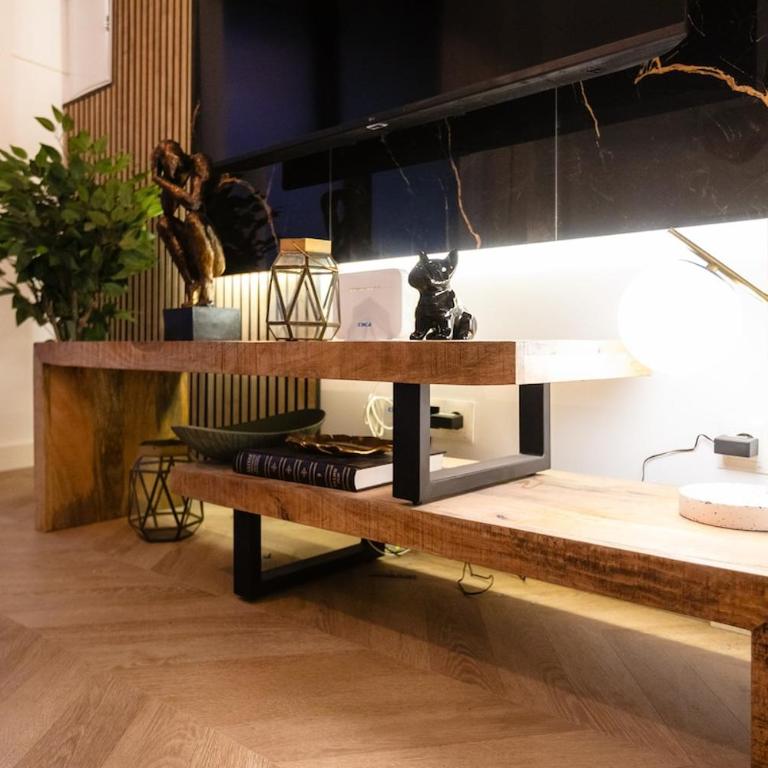 Luxury central apartment - One-Bedroom Apartment - 9