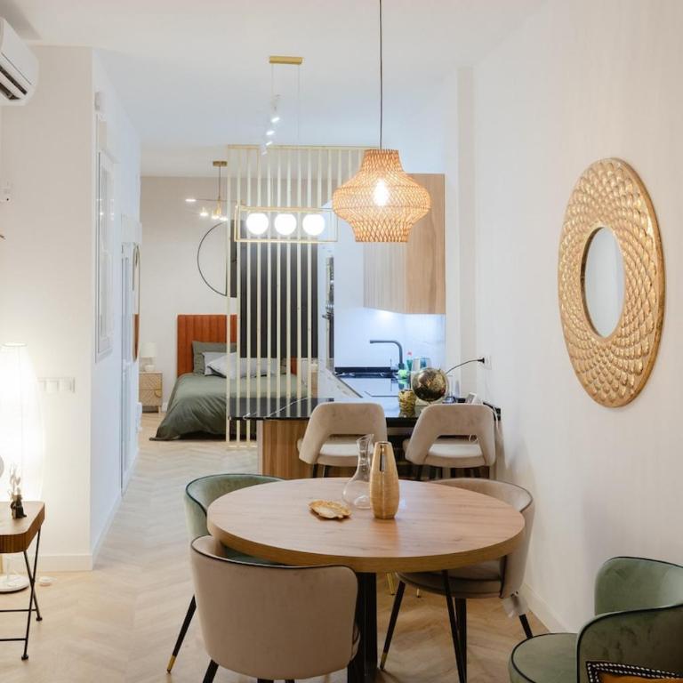 Luxury central apartment - One-Bedroom Apartment - 15