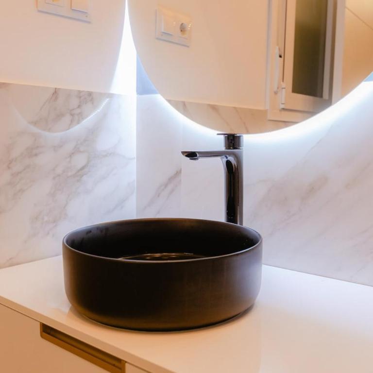 Luxury central apartment - One-Bedroom Apartment - 24