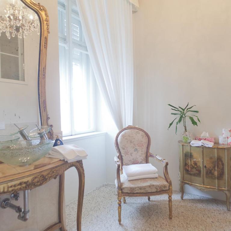 Piazza Venezia Le Camere - Deluxe Double Room with Sea View - 4