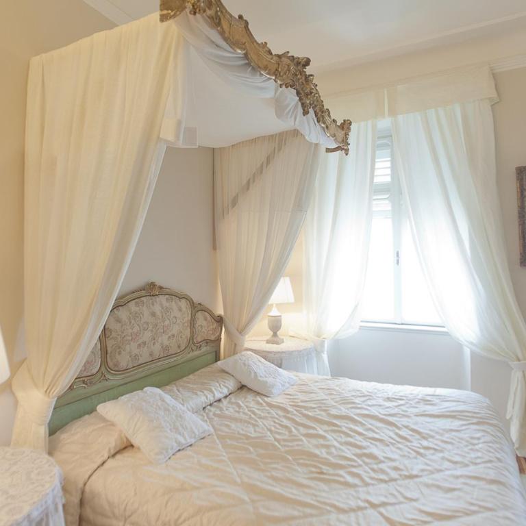 Piazza Venezia Le Camere - Deluxe Double Room with Sea View - 7